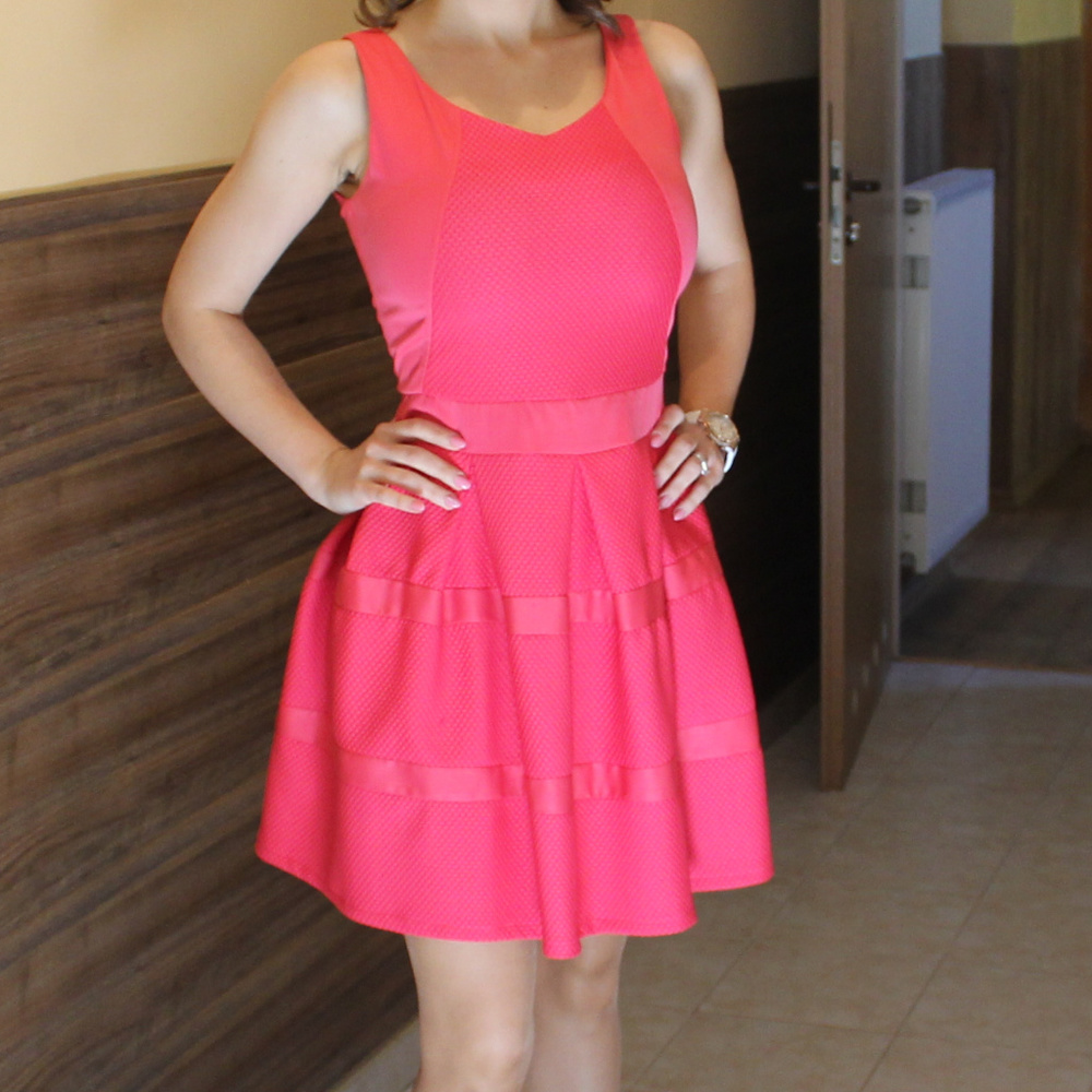Dress - Picture 3 of 3